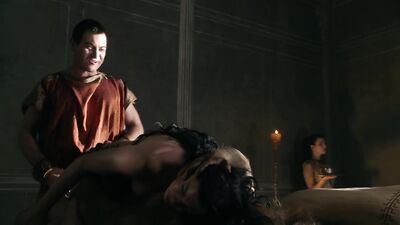 Jessica Grace Smith, Lesley-Ann Brandt – Spartacus. Gods of the Arena s01e03 (2011)