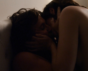 Keisha Castle-Hughes, Mikassa Cornwall – The Almighty Johnsons s03e04 (2013)