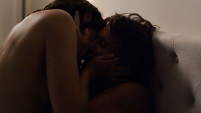 Keisha Castle-Hughes, Mikassa Cornwall – The Almighty Johnsons s03e04 (2013)