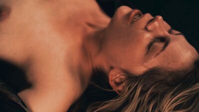 Michelle Williams nude – Blue Valentine (2010)
