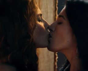 Lucy Lawless, Jaime Murray – Spartacus. Gods of the Arena s01e02 (2011)