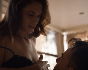 Amanda Righetti – Colony s01e07 (2016)