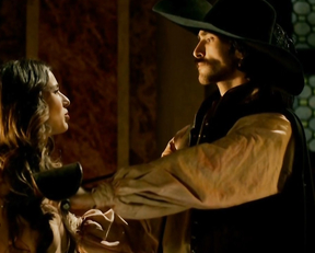 Eszter Tompa, Natasha Yarovenko – Las aventuras del capitan Alatriste s01e01 (2015)