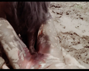 Lucia Costantini, etc – Cannibal Holocaust (1980)