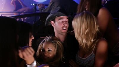 Carla Harvey, Nikki Ziering, Eva Derrek – Standing Still (2005)