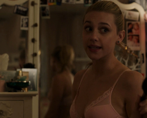 Lili Reinhart naked – Riverdale s01e01 (2017)