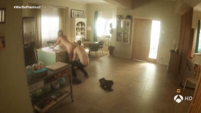 Lisi Linder – Mar De Plastico s02e02 (2016)