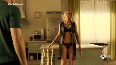 Lisi Linder – Mar De Plastico s02e02 (2016)