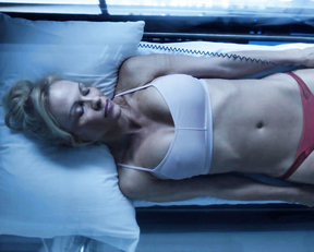 Pamela Anderson – Connected (2015)