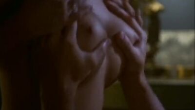 Jennifer Burton, Shari Eckert – Emmanuelle in Space. First Contact (1994)