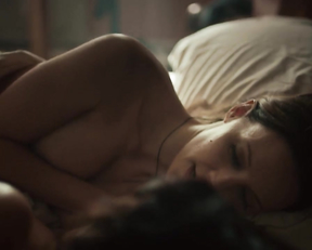 Emmanuelle Chriqui, KaDee Strickland – Shut Eye s01e01 (2016)