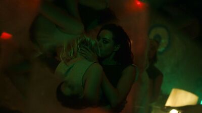 Aubrey Plaza, Vanessa Dubasso - Legion s02e09 (2018)
