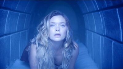 Amanda Dickson, Lily Rabe - Legion s02e04 (2018)