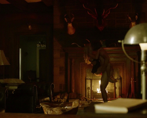 Laura Vandervoort – Bitten s01e09 (2014)