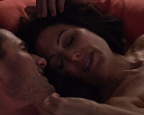 Lisa Edelstein, Alanna Ubach – Girlfriends Guide to Divorce s01e09 (2015)