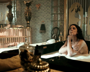 Alice Braga – Queen of the South s01e01 (2016)