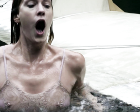 Lauren Lee Smith – Hindenburg (2011)