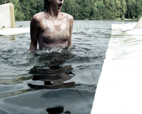 Lauren Lee Smith – Hindenburg (2011)