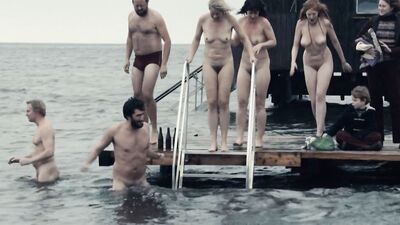 Trine Dyrholm, Julie Agnete Vang, Helene Reingaard Neumann – Kollektivet (2016)
