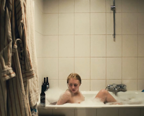 Elisa Schlott, Tabita Johannes - Grille und Ameise (2016)