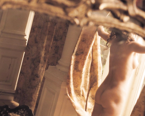 Elisa Sednaoui – Libertador (2013)