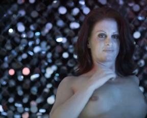 Anna Julia Kapfelsperger, Svenja Goebel – Fruchtfliegen (2013)