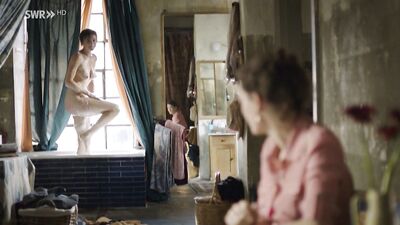 Lena Lauzemis, Vicky Krieps – M wie Martha (2015)