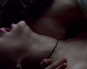 Jennifer Tilly, Gina Gershon – Bound (1996)