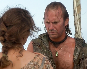 Jeanne Tripplehorn – Waterworld (1995)