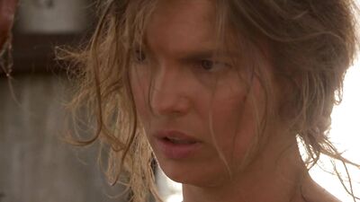 Jeanne Tripplehorn – Waterworld (1995)