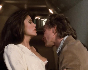 Barbara Crampton, Brinke Stevens – Body Double (1984)