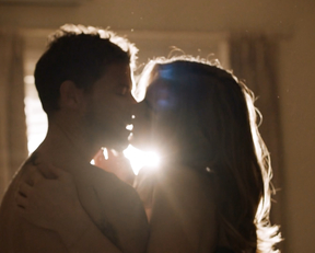 Shannon Berry – Hunters s01e01 (2016)