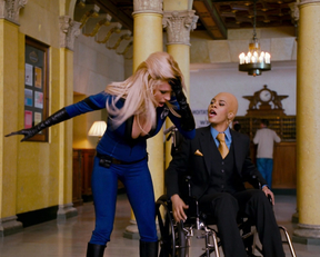Pamela Anderson, Sara Paxton – Superhero Movie (2008)