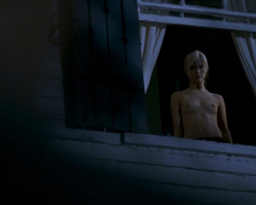 Melissa Price, Whitney Able, Amber Heard – All the Boys Love Mandy Lane (2006)