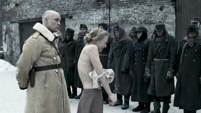 Vera Farmiga, Natali Press – In Tranzit (2006)