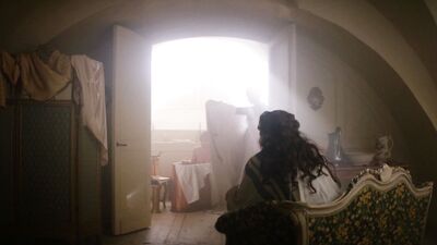 Lily James, Tuppence Middleton – War and Peace s01e01 (2016)
