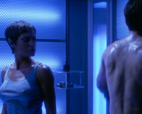 Jolene Blalock, Linda Park – Star Trek Enterprise (2003-2005)