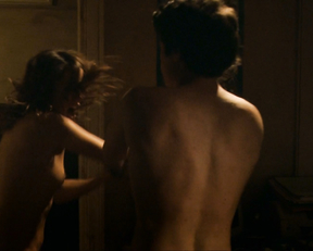 Irene Montala, Isabelle Joly, Anne Steffens – Russian Dolls (2005)