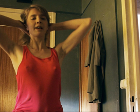 Irene Montala, Isabelle Joly, Anne Steffens – Russian Dolls (2005)