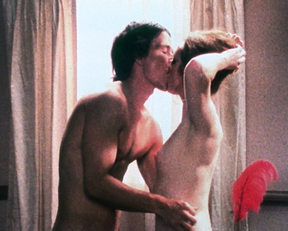 Julianne Moore naked – Boogie Nights (1997)