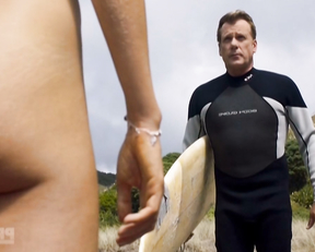 Emma Leonard – 800 Words s01e01 (2015)