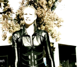 Emma Ishta – Stitchers s02e04-05 (2016)