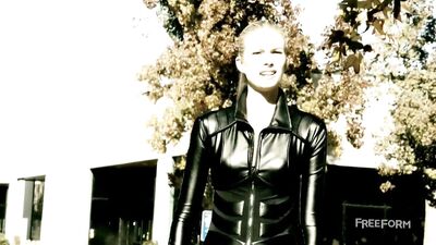 Emma Ishta – Stitchers s02e04-05 (2016)