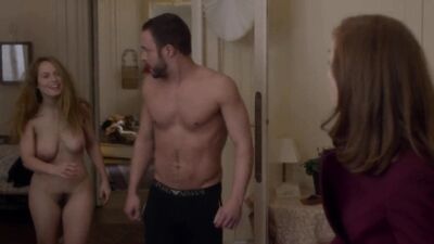 Alice Isaaz, Caroline Breton, etc – Elle (2016)
