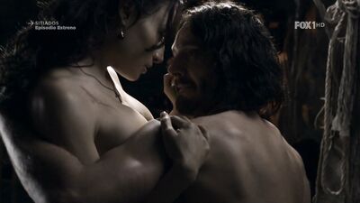 Marimar Vega – Sitiados s01e05-06 (2015)