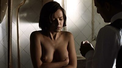 Veronica Sanchez naked – Las 13 rosas (2007)