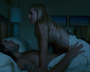 Kristen Bell, Mila Kunis – Forgetting Sarah Marshall (2008)