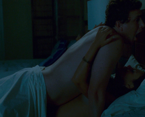 Kristen Bell, Mila Kunis – Forgetting Sarah Marshall (2008)