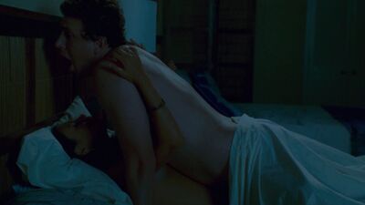 Kristen Bell, Mila Kunis – Forgetting Sarah Marshall (2008)