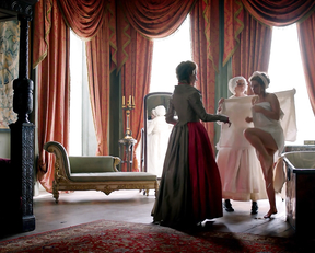 Eloise Smyth, Jessica Brown Findlay – Harlots s01e03 (2017)